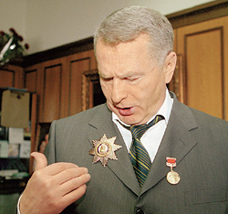 Золотая медаль премии «Петра Великого» выглядит подороже, чем медаль космонавтики