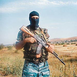 ...А ополченцы ЮО предпочитают не открывать лица и после победы