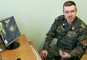 Заместитель командира части по воспитательной работе гвардии подполковник Лебедев настроен гостеприимно