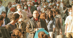 «Уходи скорей и не спеши обратно» - так звучит старинное заклятие от чумы и так же называется новый фильм Режи Варнье