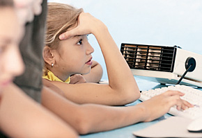 Компьютерный класс появился в школе благодоря Красильникову