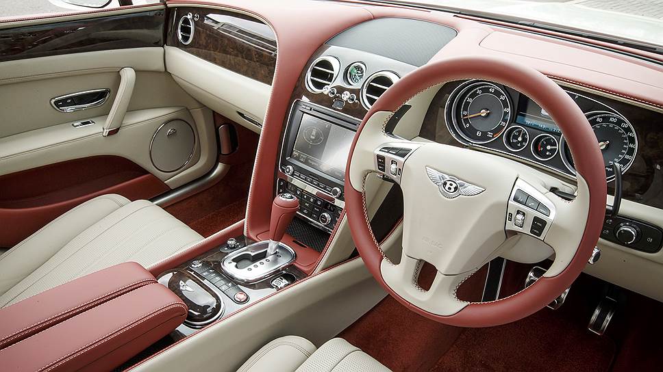 "В Bentley Flying Spur сочетается немецкая расчетливость и королевская роскошь"