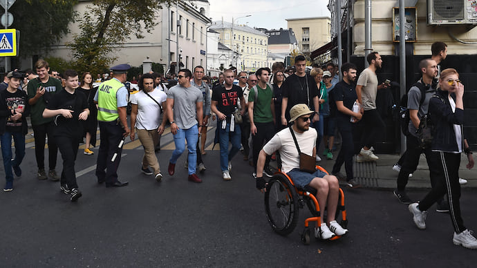 «Колонна растянулась на сотни метров»