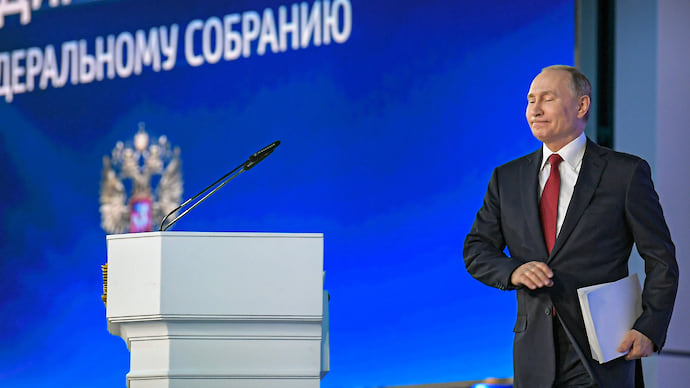 «Владимир Путин ослабляет институт президента и правительства»