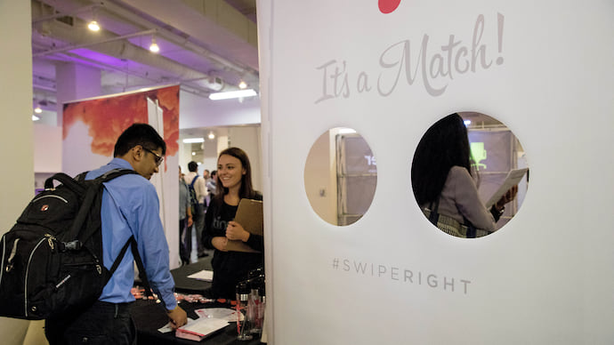 Tinder «активирует» тревожную кнопку