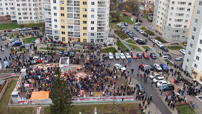 Протестующие дошли до «Площади перемен»