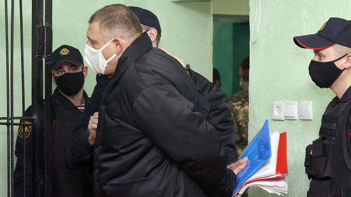 За Сергеем Тихановским закрылись двери
