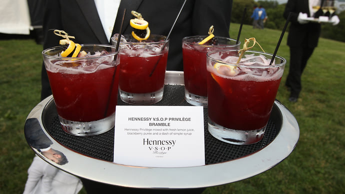 Moet Hennessy пересчитывает запасы