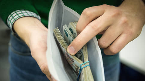 Сотрудники готовы переходить на наличность // В каких сферах и почему чаще всего предпочитают серые зарплаты