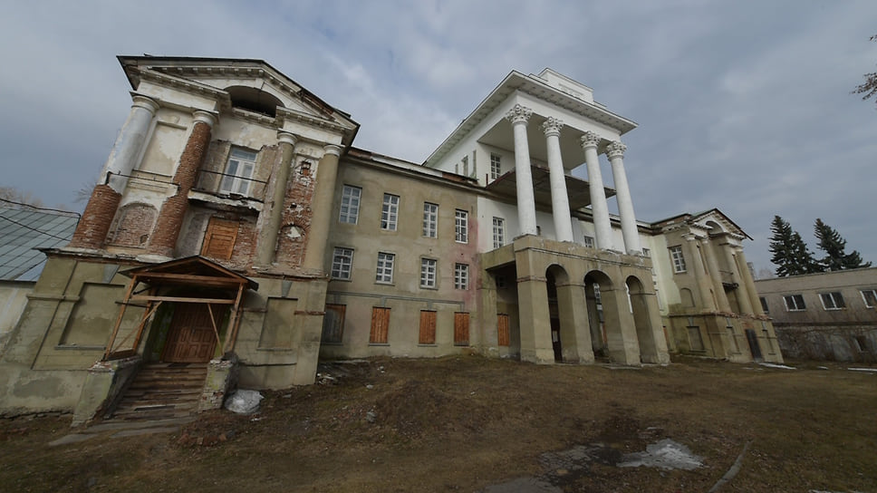 Усадьба Демидовых была основана в середине XVIII века