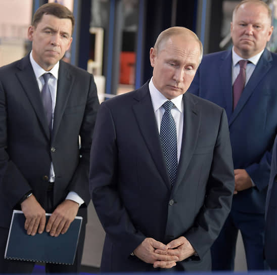 Слева направо: губернатор Свердловской области Евгений Куйвашев, президент России Владимир Путин и полномочный представитель президента России в Уральском федеральном округе (УФО) Николай Цуканов