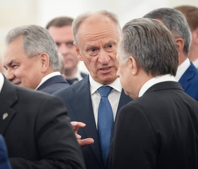 Секретарь Совета безопасности России Николай Патрушев (в центре)  
