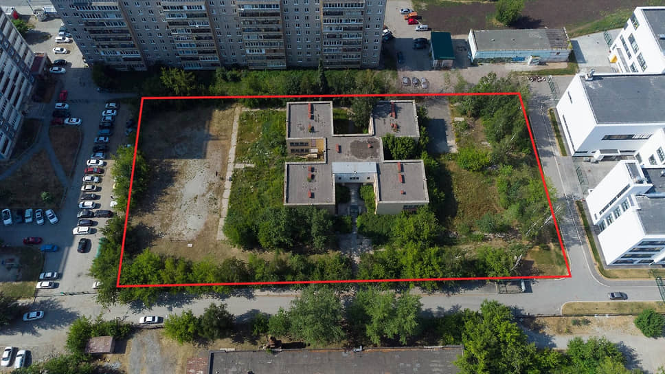 Здание на Фрезеровщиков 