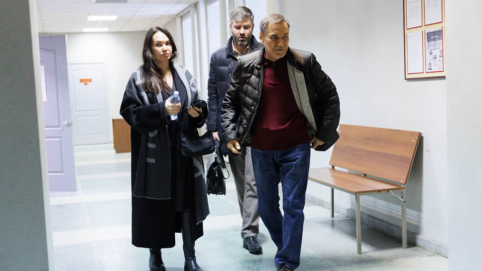 Экс-депутат Госдумы Малик Гайсин продал блокирующий пакет акций одной из своих компаний «Средуралинвест-МТ» структуре «Свердловскдорстрой», также подконтрольной ему 