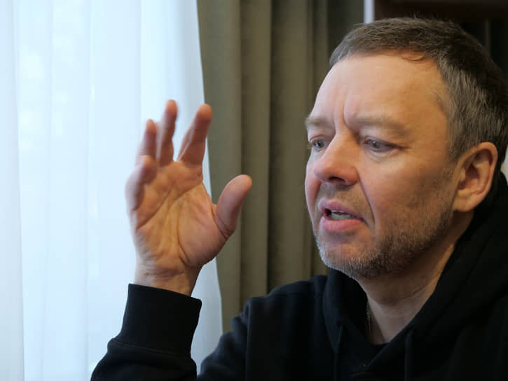 Продюсер, шоумен Сергей Нетиевский во время интервью