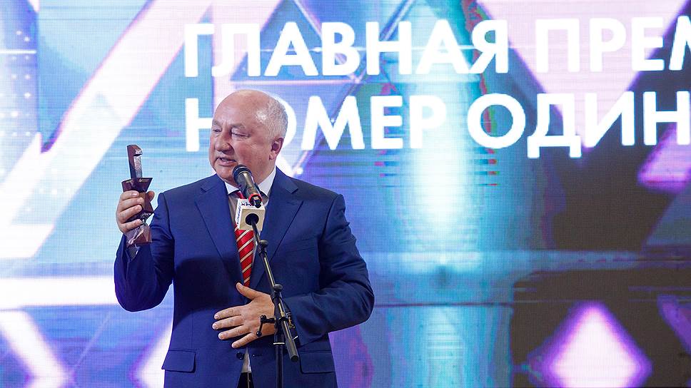 Церемония вручения "Премии №1" в Доме Севастьянова. Генеральный директор авиакомпании "Уральские авиалинии" Сергей Скуратов