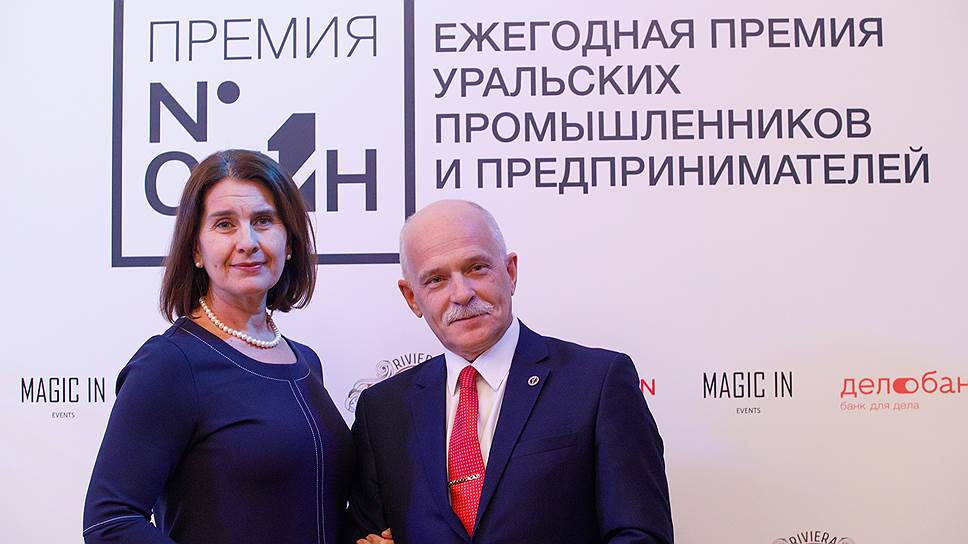 Церемония вручения "Премии №1" в Доме Севастьянова. Свердловский бизнес-омбудсмен Елена Артюх (слева) и президент Уральской торгово-промышленной палаты Андрей Беседин
