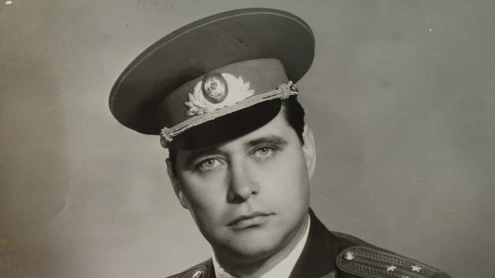 С 1992 по 1997 год Александр Квасников возглавлял отдел внутренних дел Полевского района 