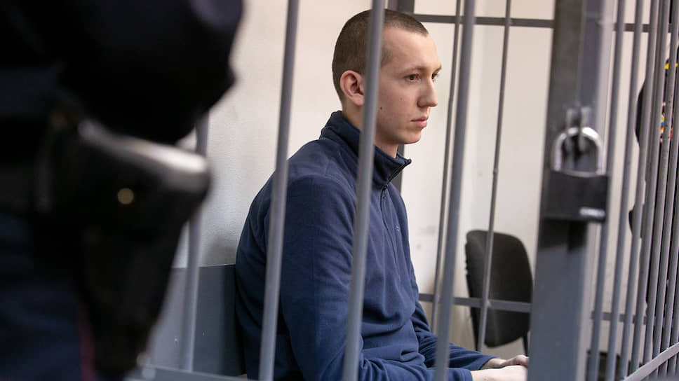 Владимир Васильев останется под стражей до 1 апреля. Психиатрическая экспертиза признала его вменяемым и полностью отдававшим отчет своим действиям в момент ДТП. Сейчас он знакомится с материалами дела.