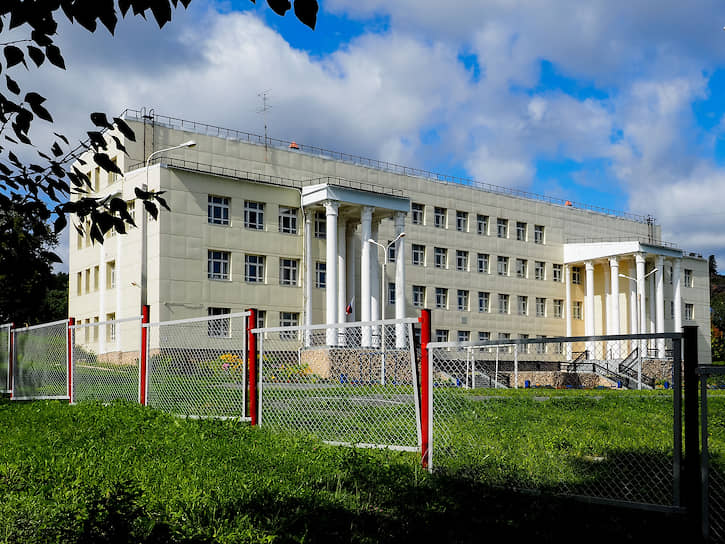 Школа №16 в Дегтярске 