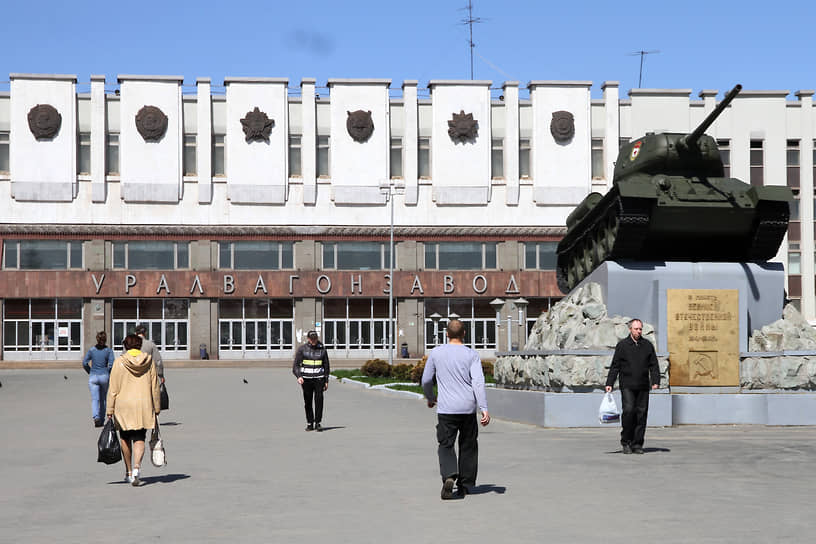 У проходной Уралвагонзавода в Нижнем Тагиле