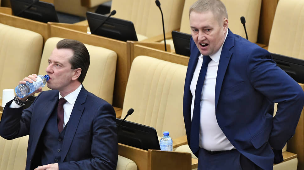 Все депутаты Госдумы от Свердловской области, кроме Зелимхана Муцоева, включены в санкционный список Великобритании. Среди них Андрей Альшевских ("Единая Россия", на фото справа)  