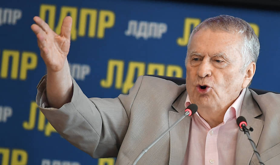 Владимир Жириновский поддерживал идею переименования Свердловской области. «Нельзя именами убийц называть целый регион. Кто такой Яков Михайлович (Свердлов)? Он вообще к вам не имеет отношения. Это нижегородский хулиган, он во время революции сюда заехал. Именами убийц не должна быть названа ни улица, ни площадь, ничего. Вот хорошее название — Уральская»,— заявлял господин Жириновский 