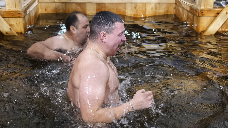 Крещенские купания в районе Академический