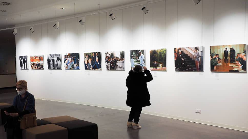 Фотовыставка «Борис Ельцин: в галстуке и без» 