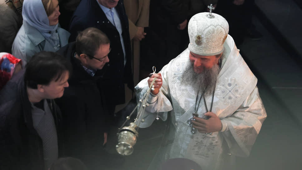 Праздничное Пасхальное богослужение в Свято-Троицком кафедральном соборе 