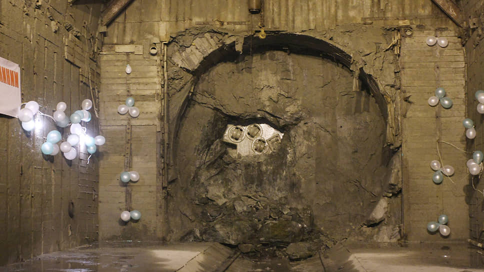 А это строительство станции «Ботаническая», она является конечной, но строили ее перед «Чкаловской»