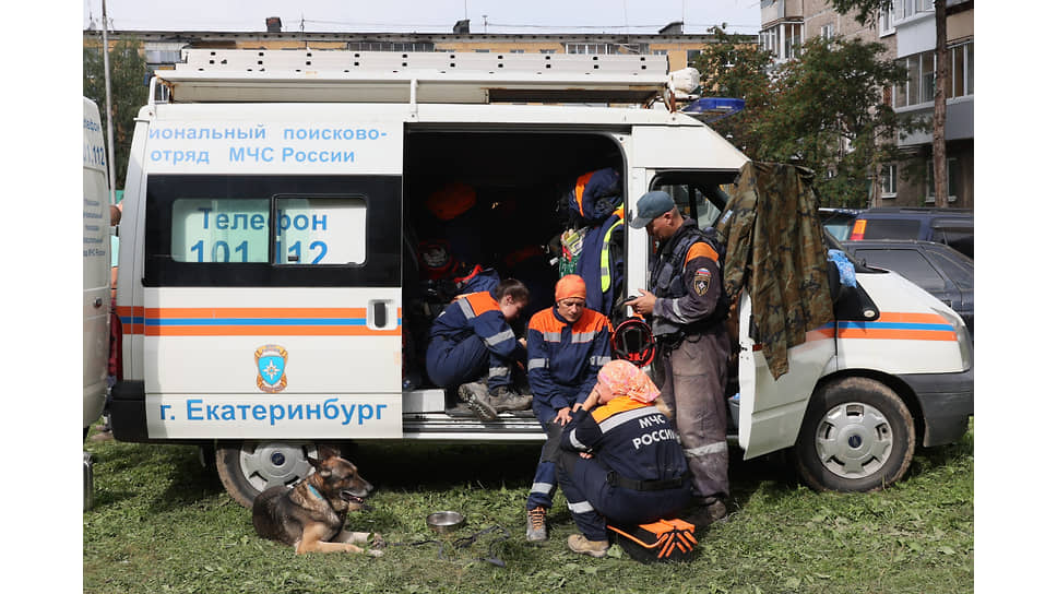 В поисково-спасательной операции задействованы 550 специалистов и 74 единицы техники 