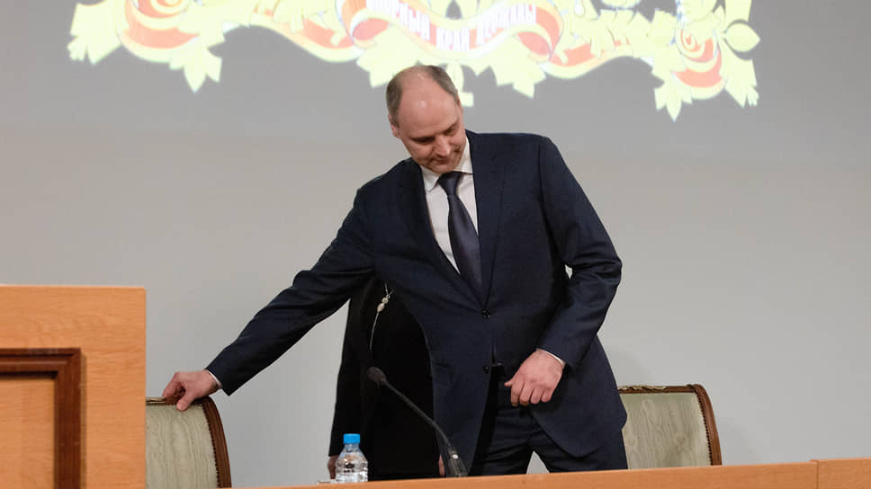 Представление временно исполняющего обязанности губернатора Свердловской области Дениса Паслера в резиденции губернатора  в Екатеринбурге.  