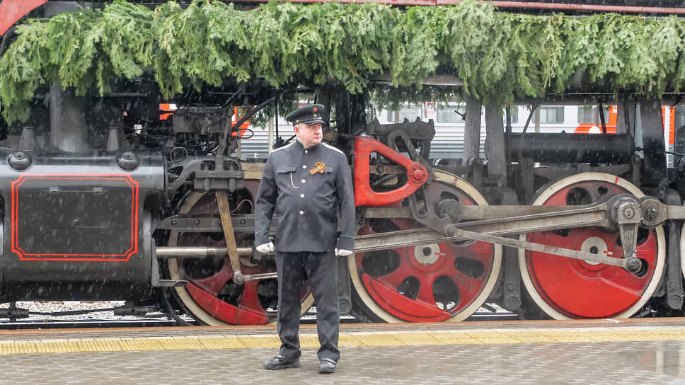 Торжественная встреча ретропоезда «Эшелон Победы» на железнодорожном вокзале Екатеринбурга 