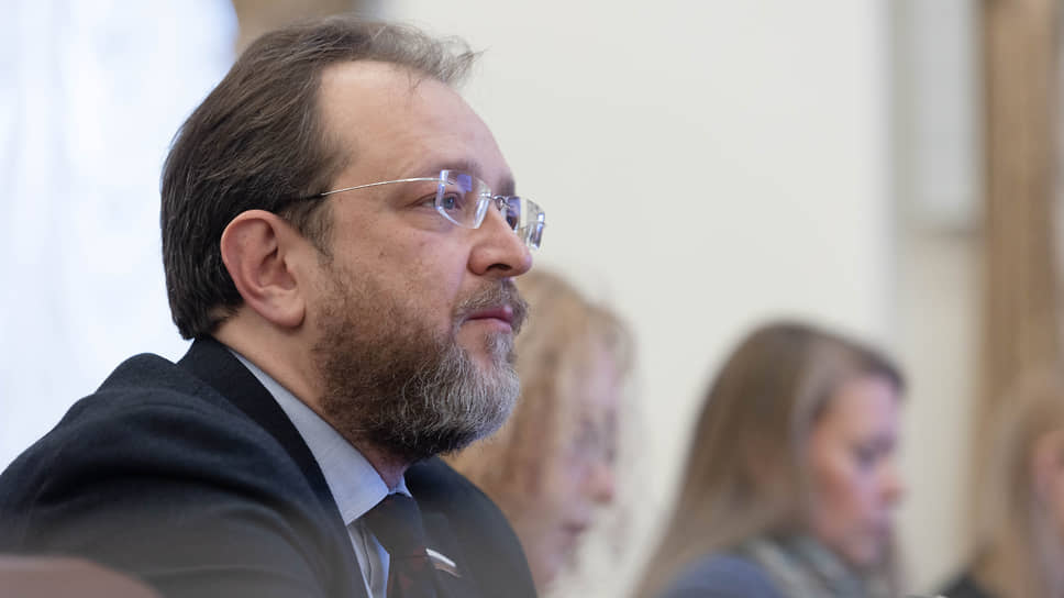 На третьем месте депутат Госдумы Андрей Кузнецов из «Справедливой России — Патриоты — За правду». У него 12,66%