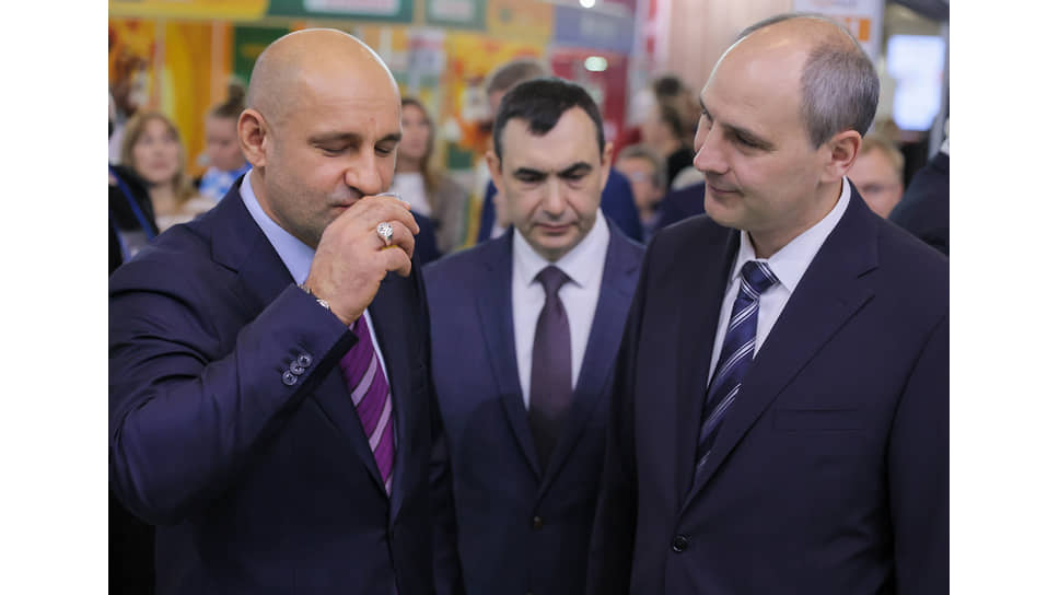 Полномочный представитель президента в Уральском федеральном округе Артем Жога, заместитель министра сельского хозяйства РФ Роман Некрасов и губернатор Свердловской области Денис Паслер