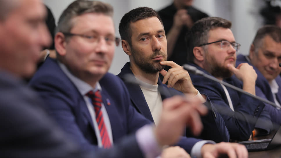 Глава компании «Руссмарт» Павел Сотуленко (в центре)