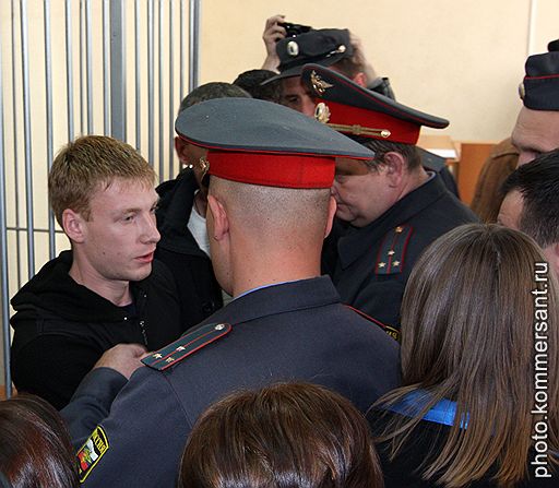После широкого общественного резонанса был изменен приговор президенту нижнетагильского фонда "Город без наркотиков" Егору Бычкову — вместо 3,5 года лишения свободы за "незаконное удержание" наркоманов ему дали 2,5 года условно