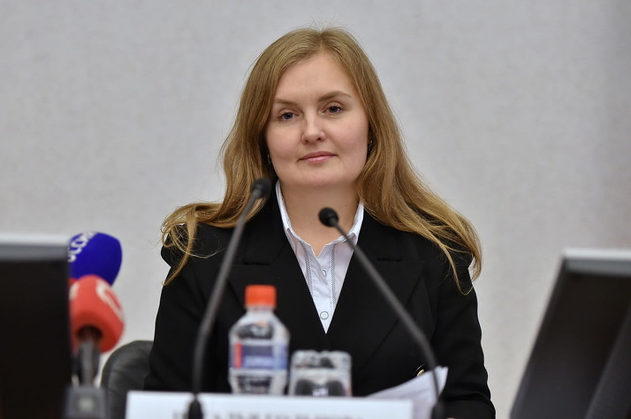 Профессиональная автогонщица Наталья Гольцова была назначена и.о. министра спорта Удмуртии в декабре 2017 года, а в апреле 2018 году была утверждена в должности. В июне 2019 года она покинула пост в связи с переходом на другую работу. Новым министром с сентября того же года стал Александр Варшавский, который до этого возглавлял некоммерческую организацию «Московская школа таэквон-до». 