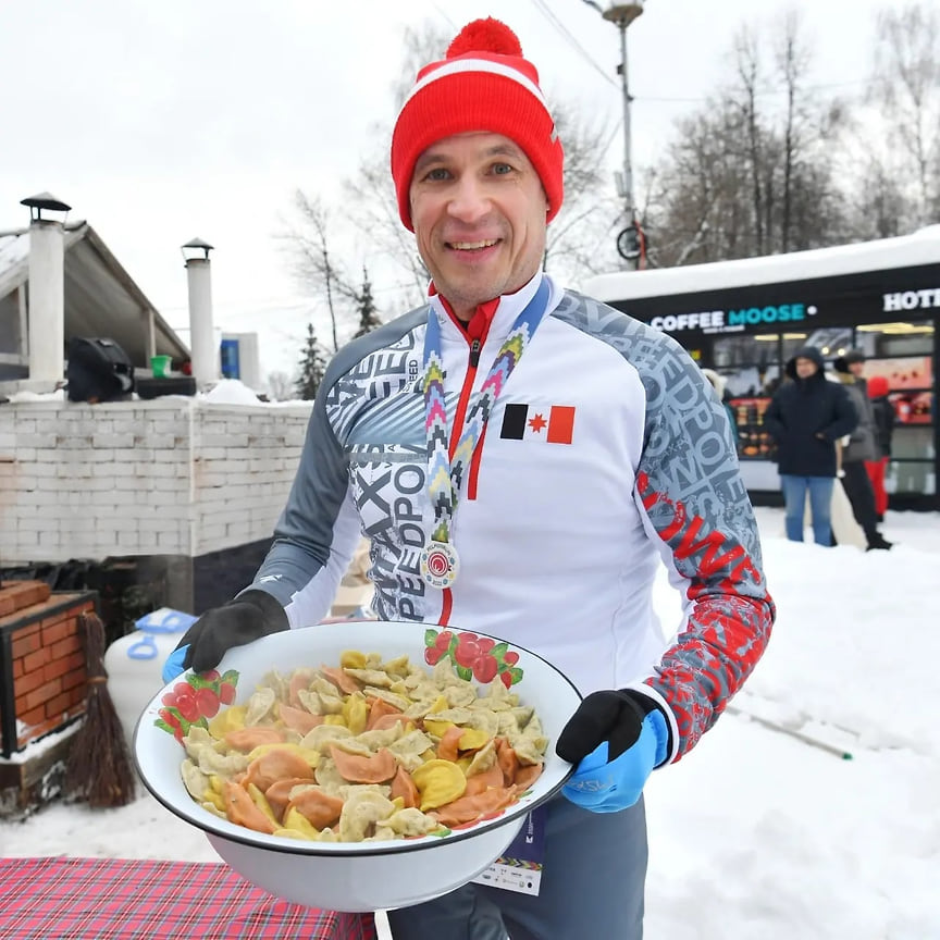 На ярмарке гости праздника смогли купить замороженные пельмени с мясом, рыбой, птицей, квашеной капустой, а также вареники с разными начинками и удмуртские перепечи