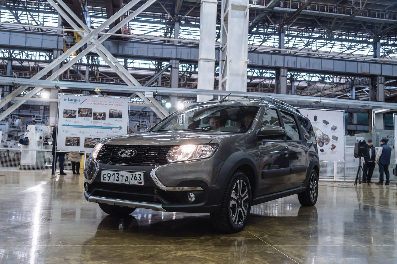 На заводе "Лада Ижевск" в Удмуртии презентовали прототип электрокара LADA e-Largus
