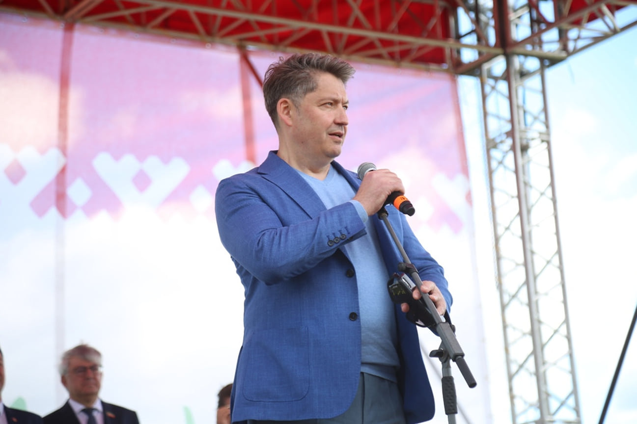  «Успеху нужно радоваться секунду, а дальше снова закатывать рукава и пахать»,—  поделился глава Ижевска Олег Бекмеметьев в ток-шоу о городском развитии на WBCMedia 