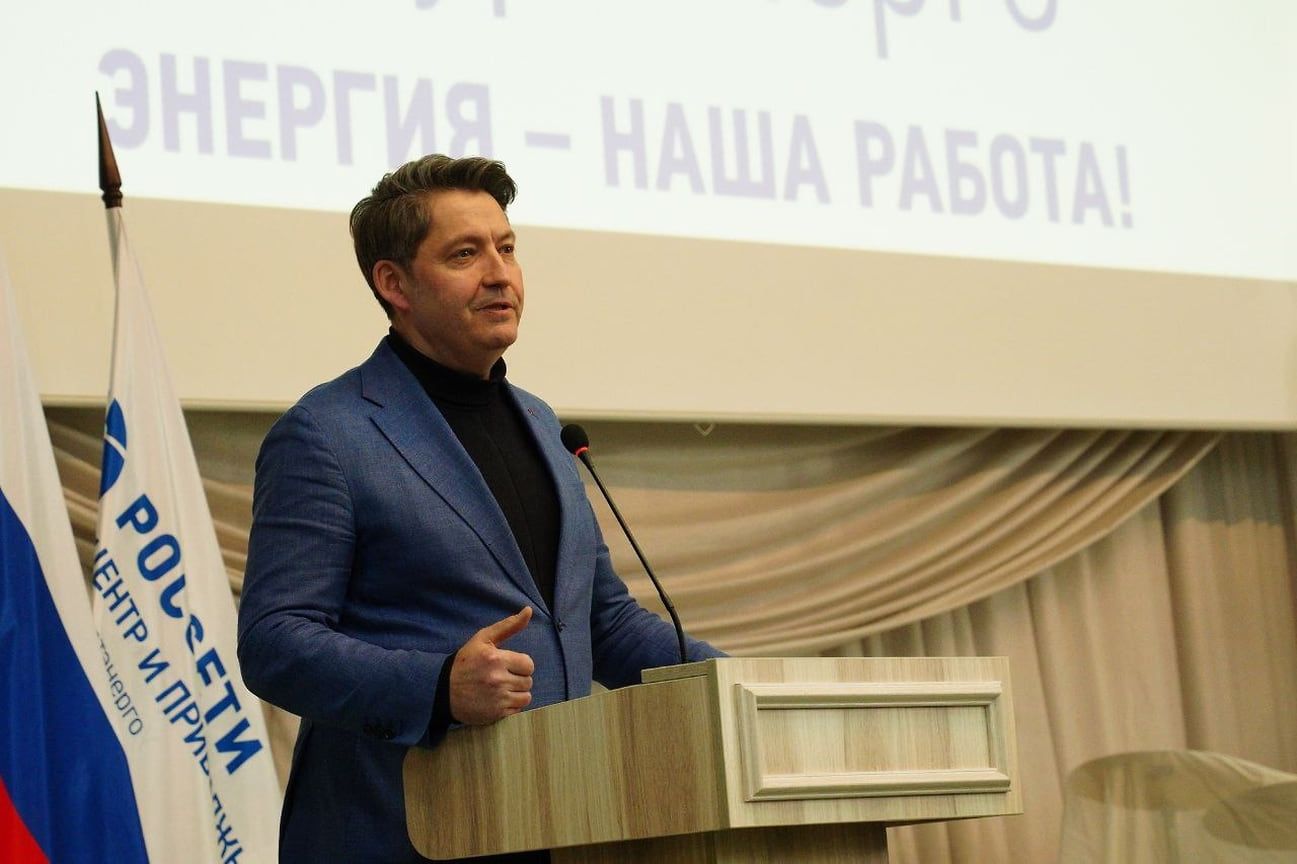 «Привезти с собой целый поезд и маленькую тележку своих коллег — это не панацея»,— отметил Олег Бекмеметьев, заняв пост главы Ижевска 