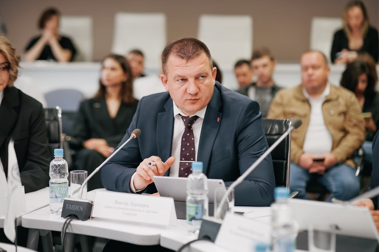 Министр промышленности и торговли Удмуртии Виктор Лашкарев 