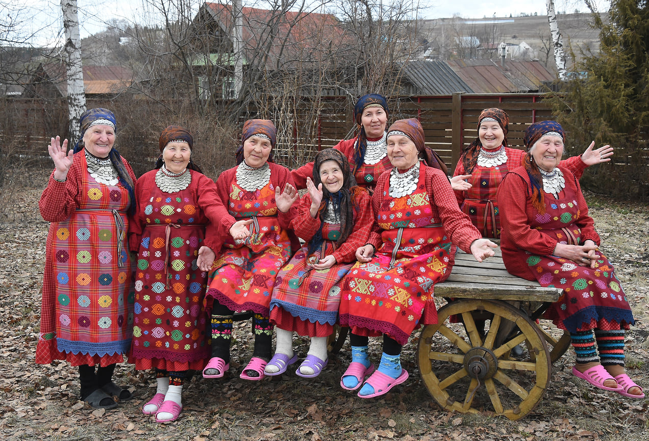 Полный состав "Бабушек из Бураново" в апреле 2019 года. Наталья Пугачева (в центре) ушла из жизни в октябре 2019 года
