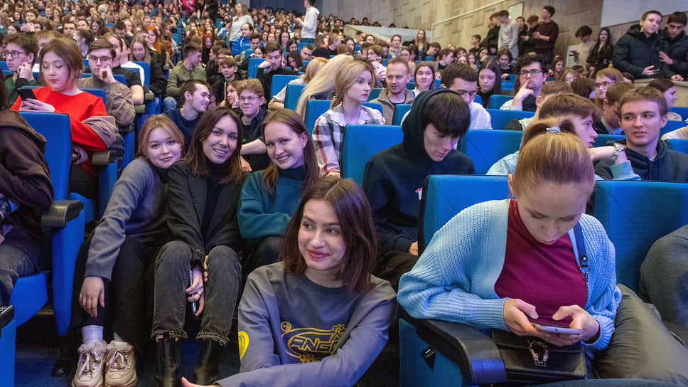 Встреча главы Лиги безопасности интернета Екатерины Мизулиной с казанскими студентами