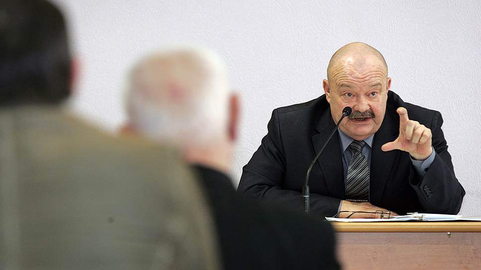 Александру Гапоненко не хватило доверия депутатов, чтобы удержаться в председательском кресле 