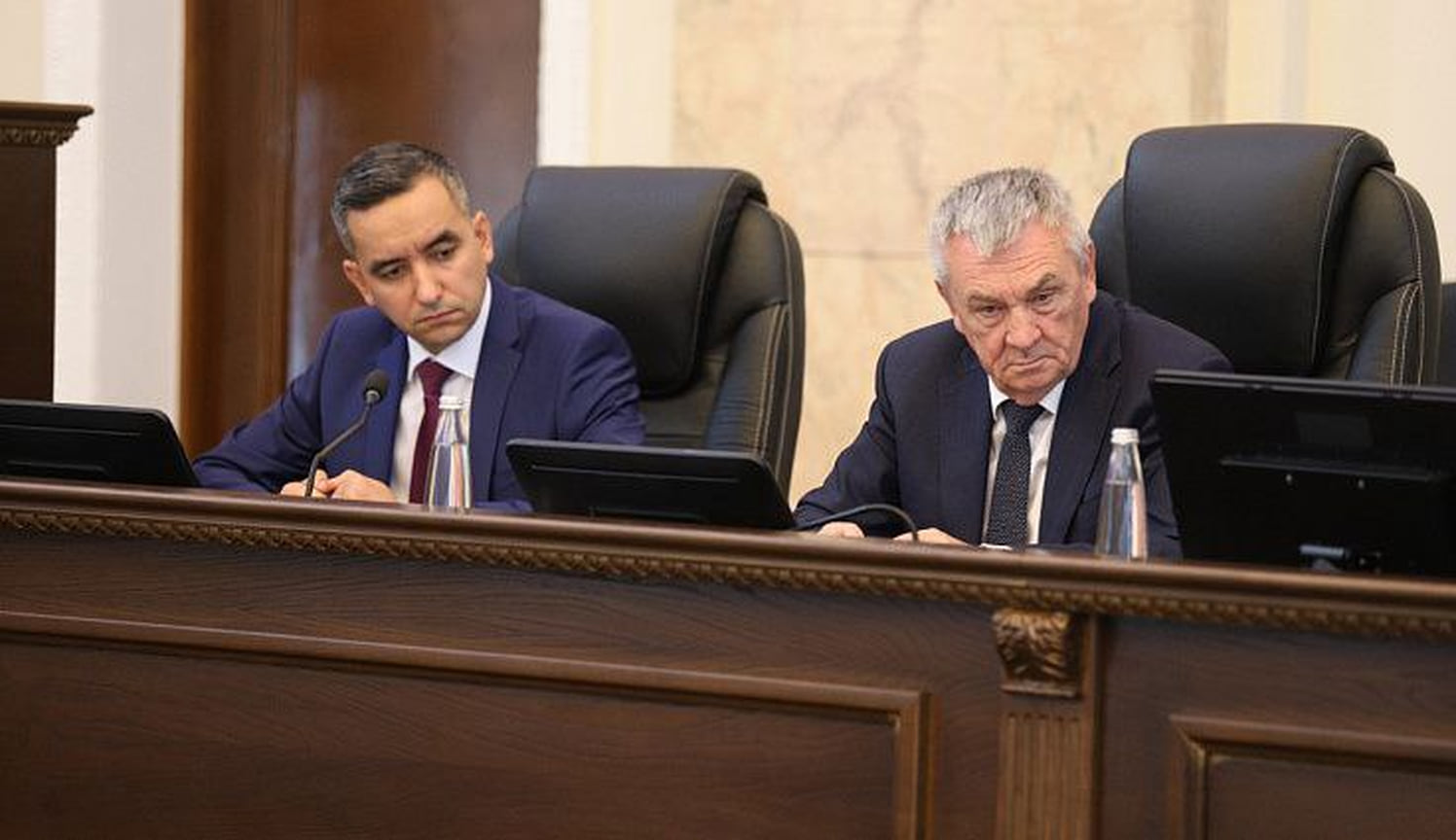 Новый сенатор от Краснодарского края Александр Трембицкий (слева) и экс-сенатор Владимир Бекетов (справа)