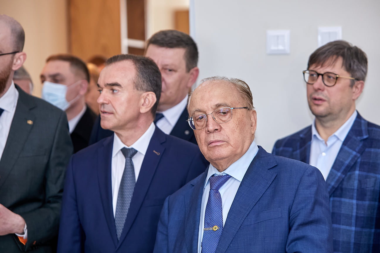 Губернатор Краснодарского края Вениамин Кондратьев и ректор МГУ Виктор Садовничий посетили открытие лицея в Усть-Лабинске