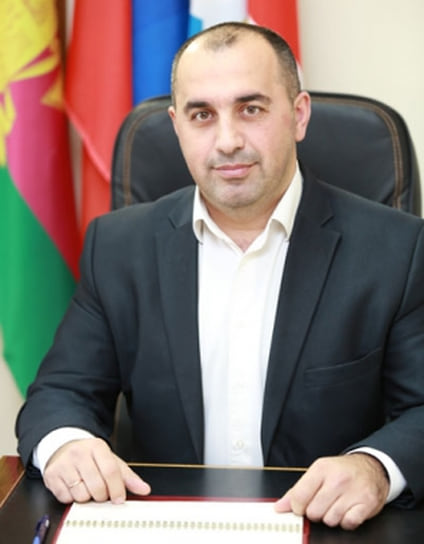 23 января Краснодарский краевой суд оставил в силе решение Первомайского районного суда Краснодара, который заключил под стражу до 18 февраля главу Крымска Яниса Будагова, обвиняемого в превышении должностных полномочий. По данным следственного управления СКР по Краснодарскому краю, глава Крымска причастен к махинациям с участком площадью 31 га в городской черте 